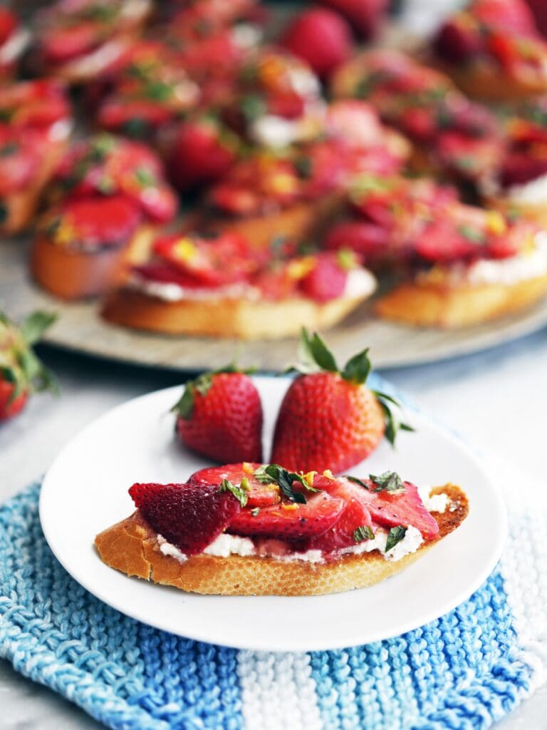 Balsamic Strawberry Ricotta Crostini - Yay! For Food