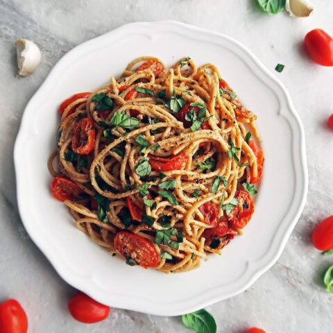 Black Pepper & Parmesan Spaghetti with Garlic Roasted Tomatoes - Yay ...